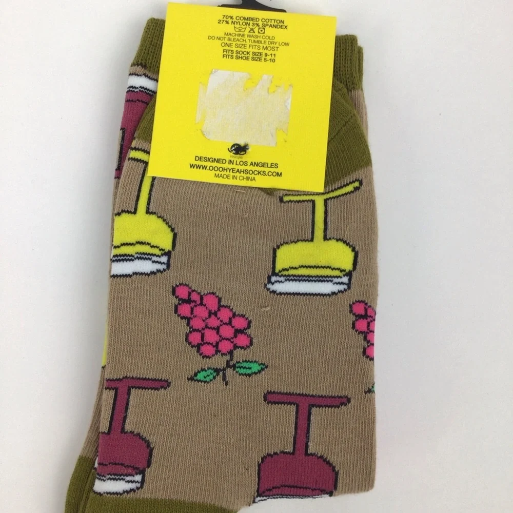 NWT Oooh Geez! Wine grapes drinks Socks  Womens One size New.